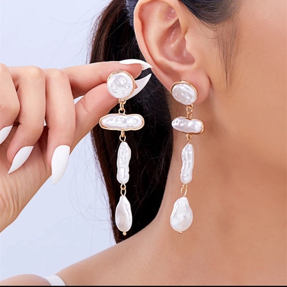 Zara Pearl Drop Earrings - Picture 3 of 8